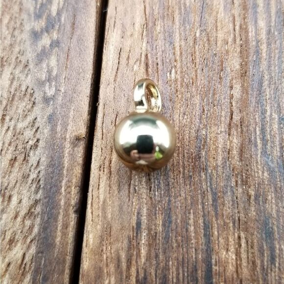 Calvin klein gold tone ball necklace pendant P210